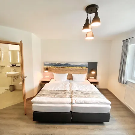 Traditions-gasthaus Bayrischer Hof Hotel 3*