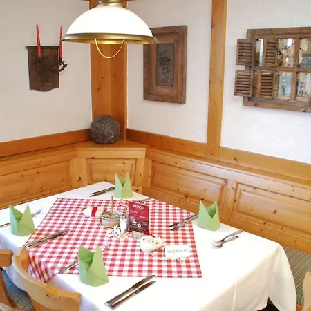 Otel Traditions-gasthaus Bayrischer Hof 3*